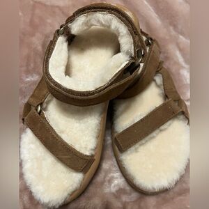 Teva Women's Hurricane Shearling Sandals